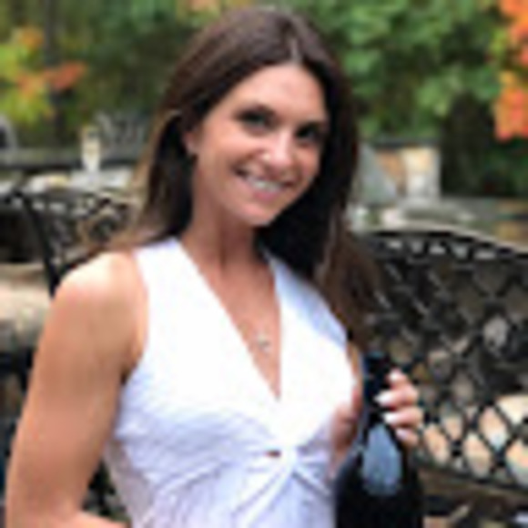 Meet your Posher, Chelsey - Picture 1 of 1